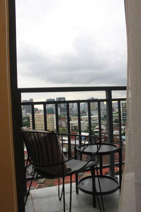 Condo Near Ayala Cebu City W Wifi Balcony Exterior foto